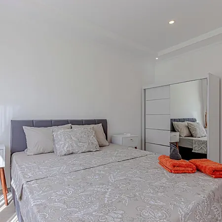 Cozy 2 Bedroom شقة *