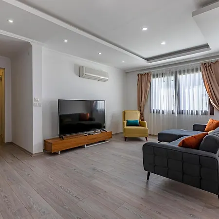 Cozy 2 Bedroom * بيليك