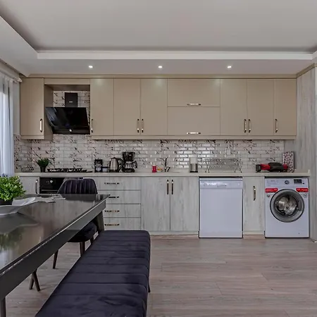 Cozy 2 Bedroom شقة